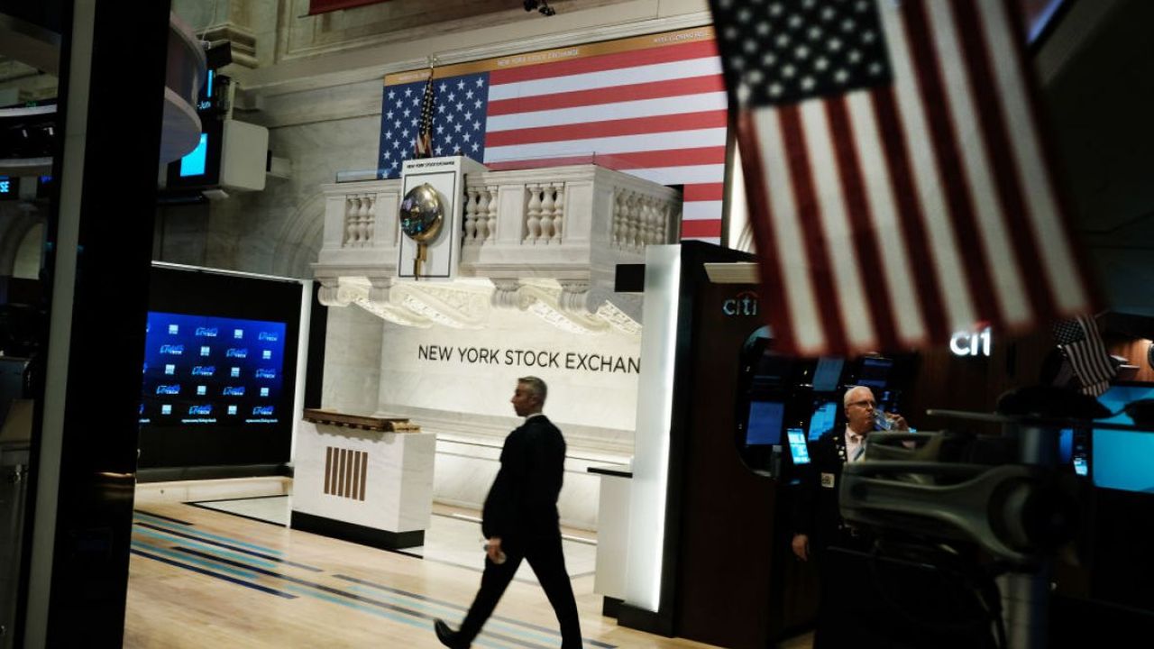 What is the reason for closing the stock exchange in New York?