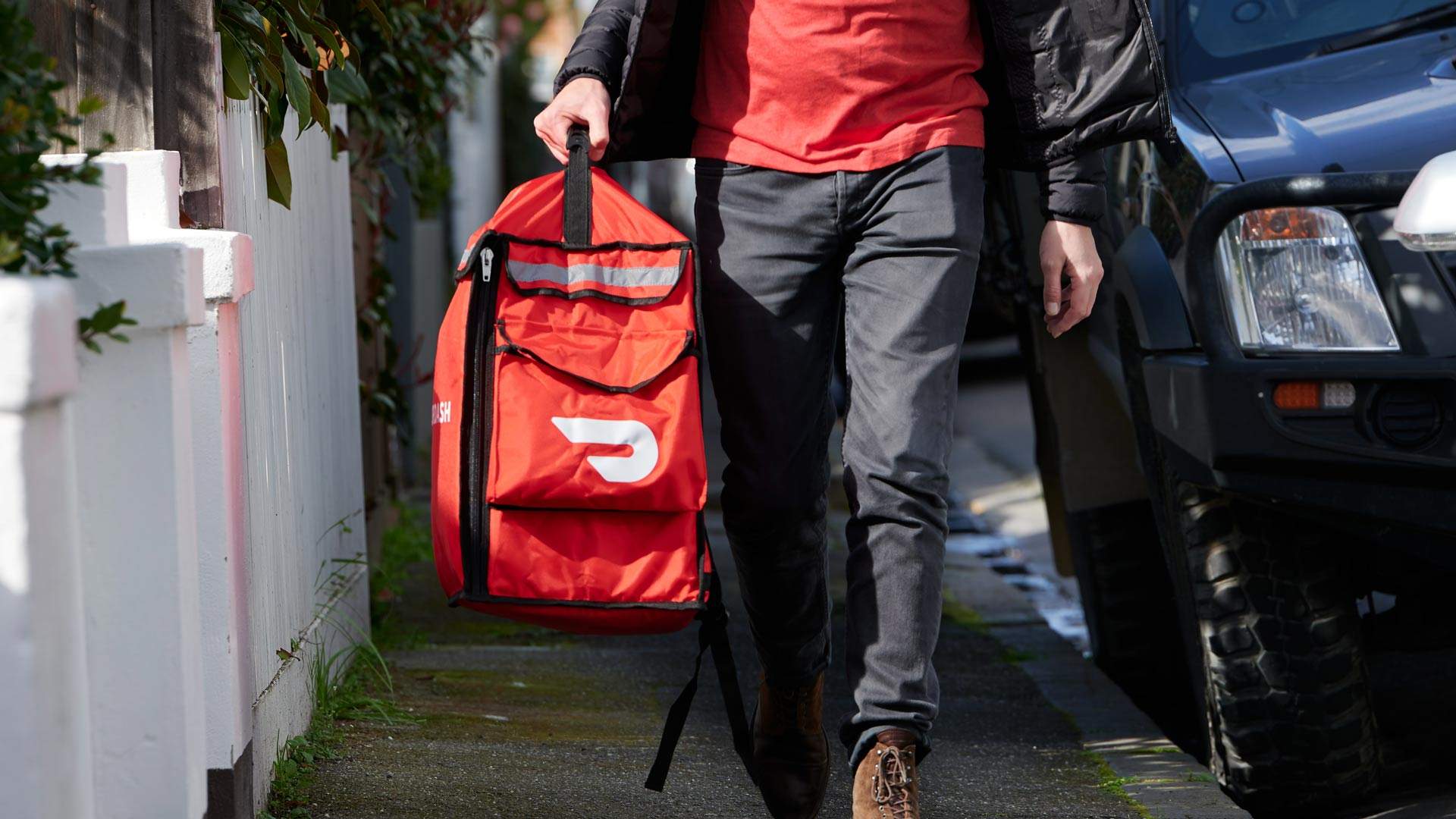 The success story of the large food delivery service DoorDash.