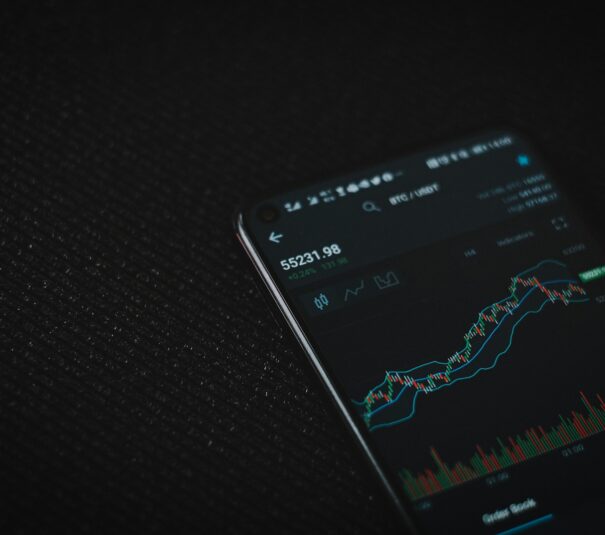 Tweezers candlestick pattern